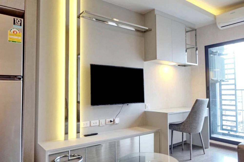 Urgent sale!! Condo Ideo Sukhumvit 93, 11th floor, Building B. Beautiful and very livable. Fully furnished. Ready to move in. Reserve now!!