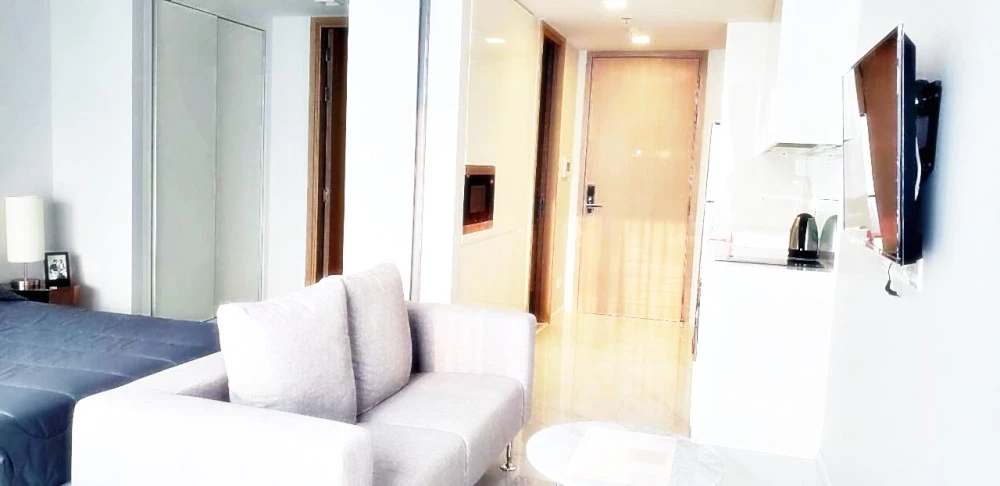 Urgent sale!! Condo Hyde Sukhumvit 11, 17th floor, beautiful room, fully furnished, bring your bags and move in, don't miss it!!