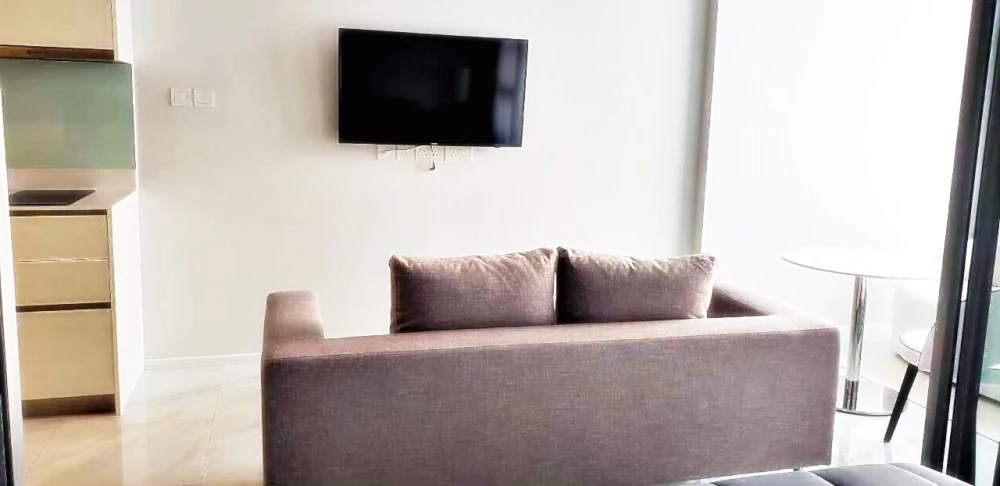 Urgent sale!! Condo Hyde Sukhumvit 11, 17th floor, beautiful room, fully furnished, bring your bags and move in, don't miss it!!