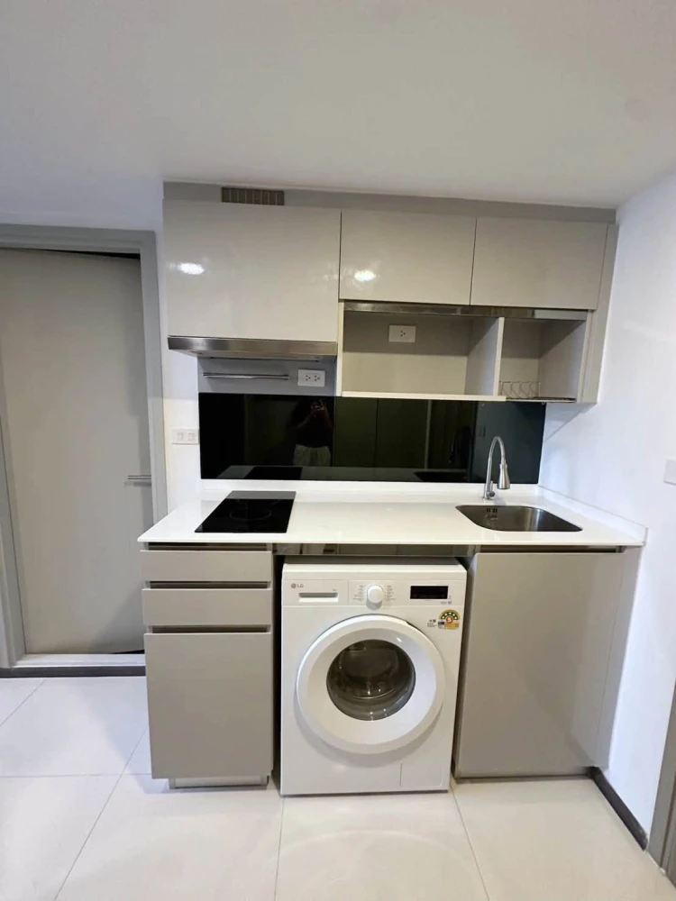 Urgent sale! Knightsbridge Space Ratchayothin condo. Beautifully decorated, high-quality built-ins, and an amazing price—you don't want to miss this!