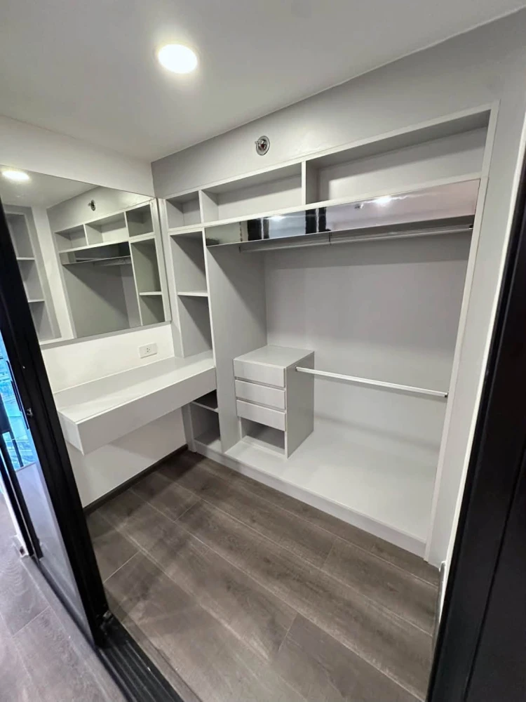 Urgent sale! Knightsbridge Space Ratchayothin condo. Beautifully decorated, high-quality built-ins, and an amazing price—you don't want to miss this!