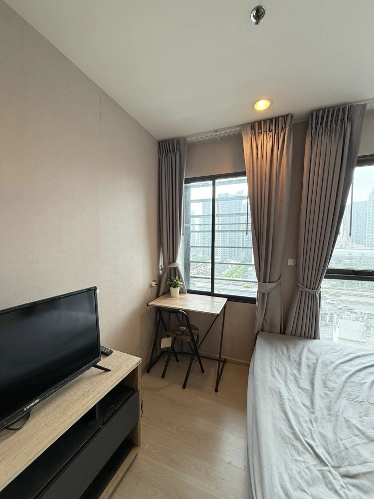 sale or rent! Rhythm Asoke Condo, 2 rooms, ready to move in, 12th floor, just the right height, great price. Come and reserve yours today!