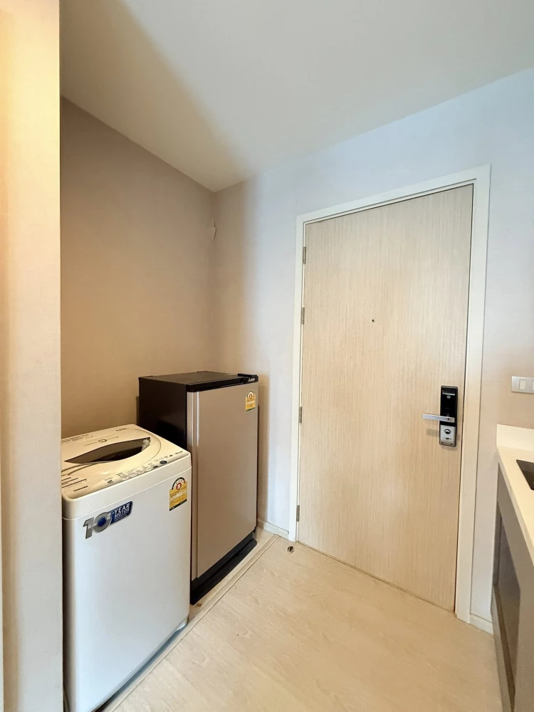 sale or rent! Rhythm Asoke Condo, 2 rooms, ready to move in, 12th floor, just the right height, great price. Come and reserve yours today!
