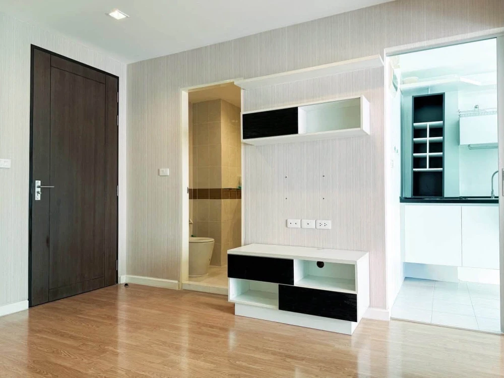 Urgent sale! Casa Condo Ratchada-Tha Phra, 3rd floor, Building A. Nice size, comfortable and not cramped. Own it today! Don't wait!