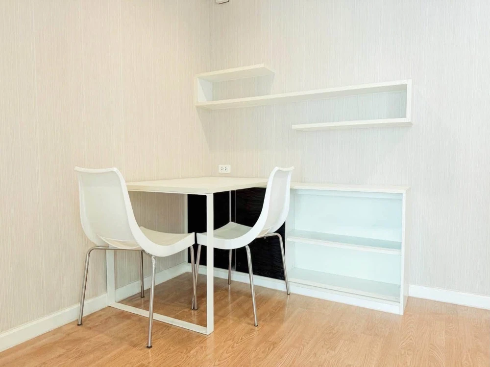 Urgent sale! Casa Condo Ratchada-Tha Phra, 3rd floor, Building A. Nice size, comfortable and not cramped. Own it today! Don't wait!