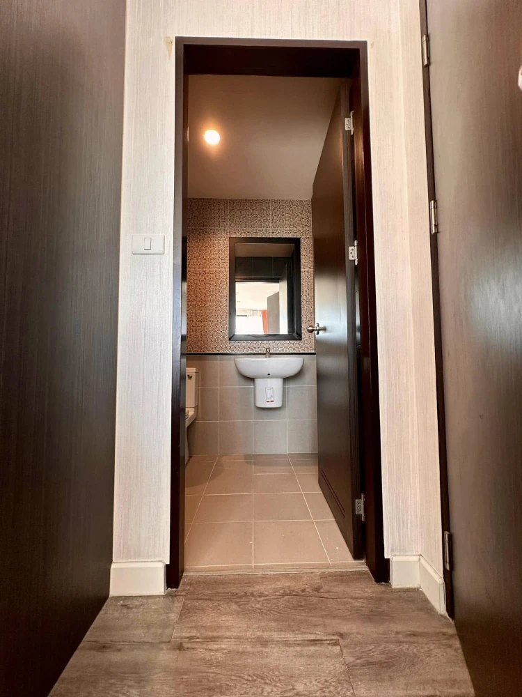 Urgent sale, G Condo Sriracha, nice room, 6th floor, mountain and sea view, no noise, buy now.