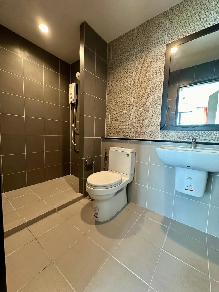 Urgent sale, G Condo Sriracha, nice room, 6th floor, mountain and sea view, no noise, buy now.