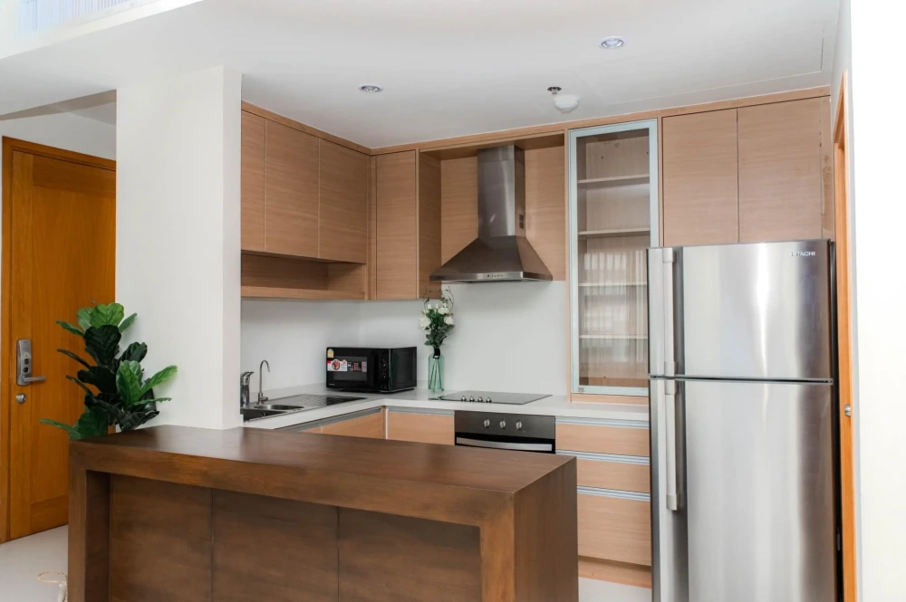 Urgent sale!! The Emporio Place, 23rd floor, beautifully decorated, built-in furniture. High view, don't wait, book now!!