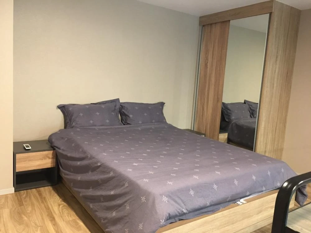 Urgent sale!! Blossom Condo at Sathorn-Charoen Rat, 1st floor, Building D, beautiful room, fully furnished, convenient transportation, don't miss it!!