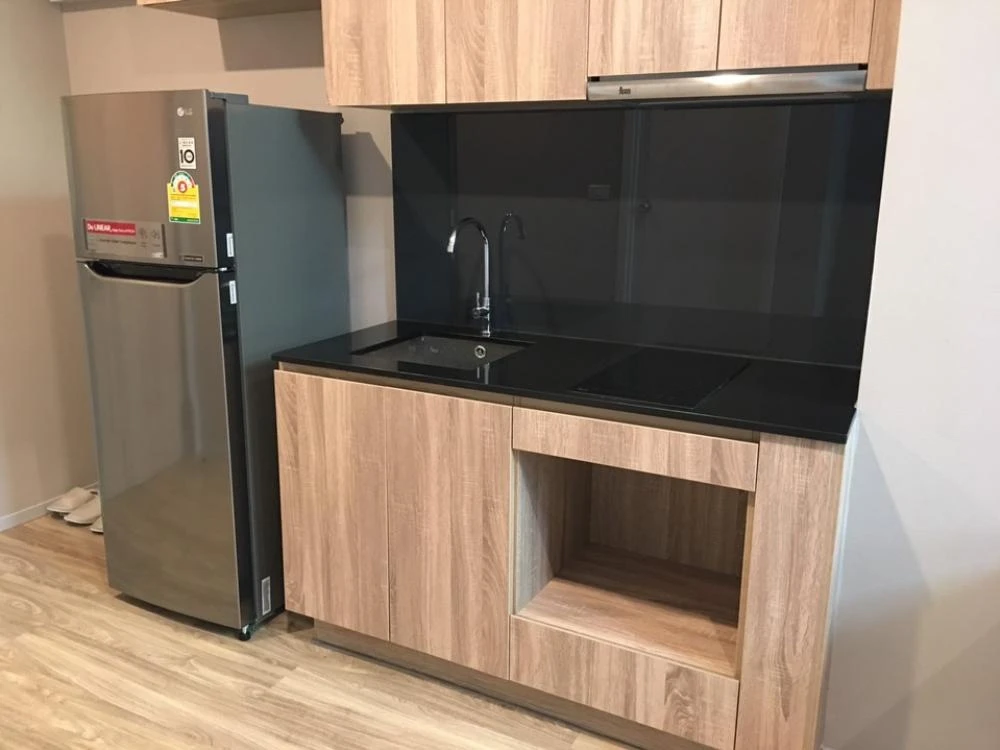Urgent sale!! Blossom Condo at Sathorn-Charoen Rat, 1st floor, Building D, beautiful room, fully furnished, convenient transportation, don't miss it!!