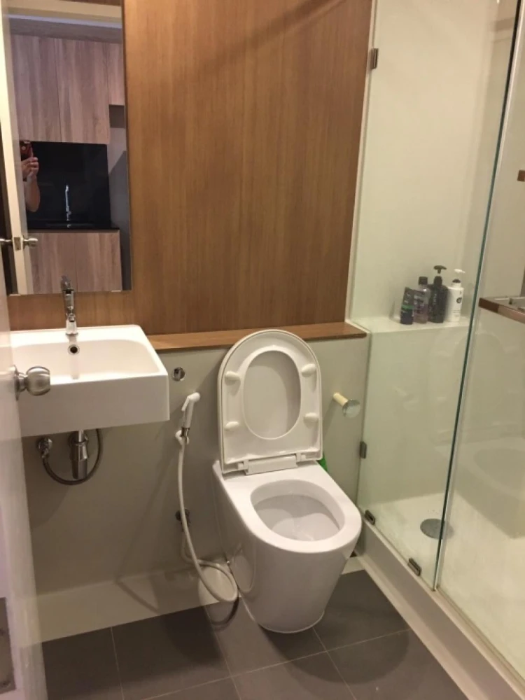Urgent sale!! Blossom Condo at Sathorn-Charoen Rat, 1st floor, Building D, beautiful room, fully furnished, convenient transportation, don't miss it!!