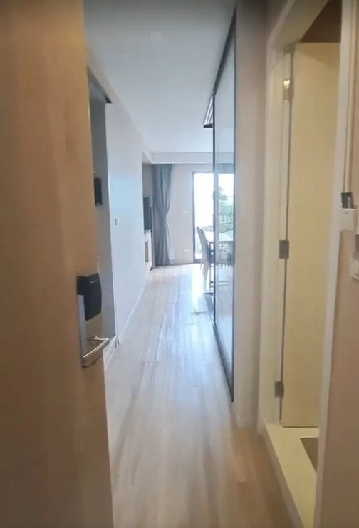 Urgent Sale!! Blossom Condo at Sathorn-Charoenrat, 2nd floor, Building A, beautiful unit, fully furnished, ready to move in immediately. Reserve now!!