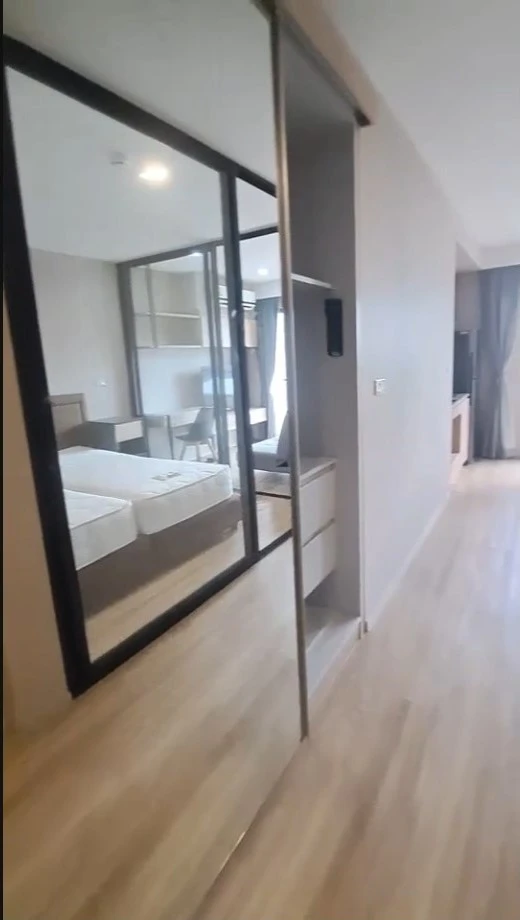 Urgent Sale!! Blossom Condo at Sathorn-Charoenrat, 2nd floor, Building A, beautiful unit, fully furnished, ready to move in immediately. Reserve now!!