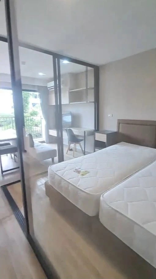 Urgent Sale!! Blossom Condo at Sathorn-Charoenrat, 2nd floor, Building A, beautiful unit, fully furnished, ready to move in immediately. Reserve now!!
