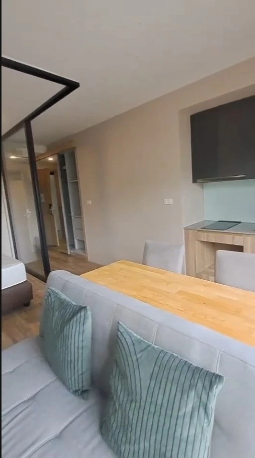 Urgent Sale!! Blossom Condo at Sathorn-Charoenrat, 2nd floor, Building A, beautiful unit, fully furnished, ready to move in immediately. Reserve now!!