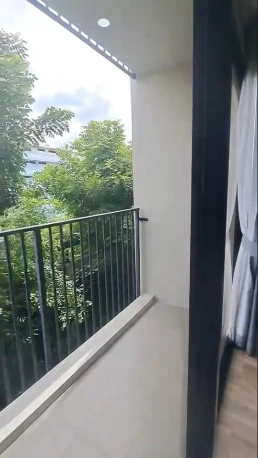Urgent Sale!! Blossom Condo at Sathorn-Charoenrat, 2nd floor, Building A, beautiful unit, fully furnished, ready to move in immediately. Reserve now!!