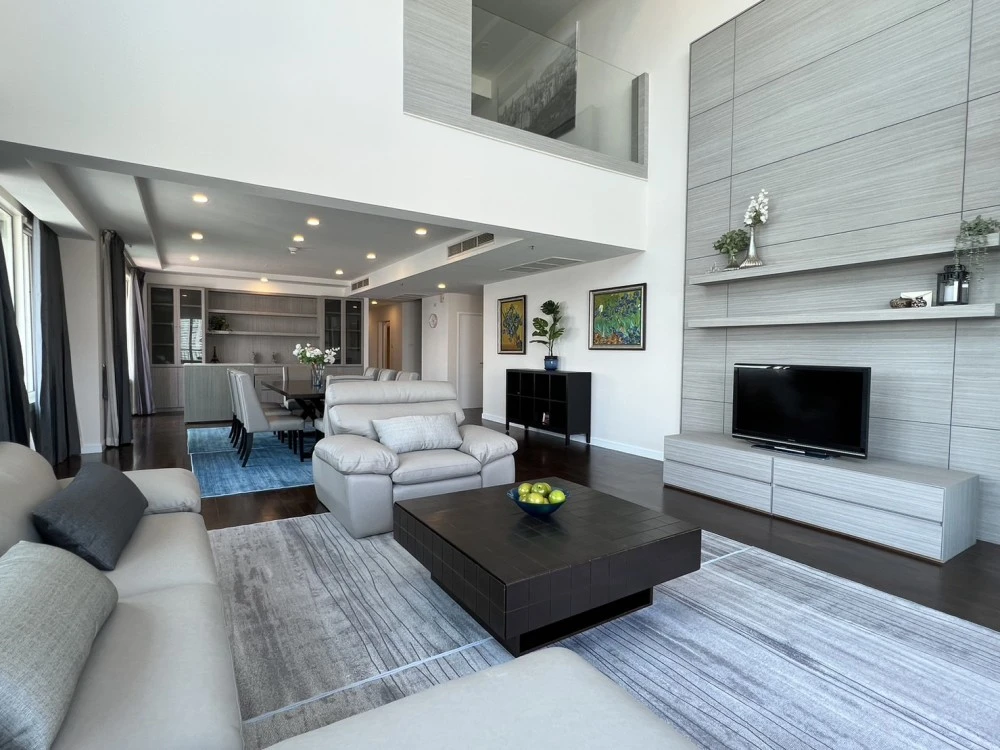 Urgent sale!! Siri Twenty Four house, 33rd floor, 2-storey luxury condo, spacious, fully furnished, ready to move in, hurry up and reserve now!!