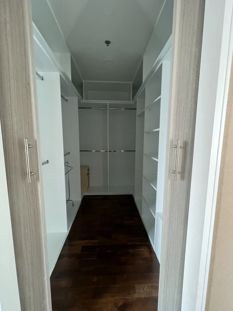 Urgent sale!! Siri Twenty Four house, 33rd floor, 2-storey luxury condo, spacious, fully furnished, ready to move in, hurry up and reserve now!!