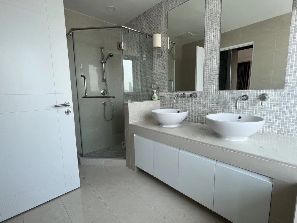 Urgent sale!! Siri Twenty Four house, 33rd floor, 2-storey luxury condo, spacious, fully furnished, ready to move in, hurry up and reserve now!!