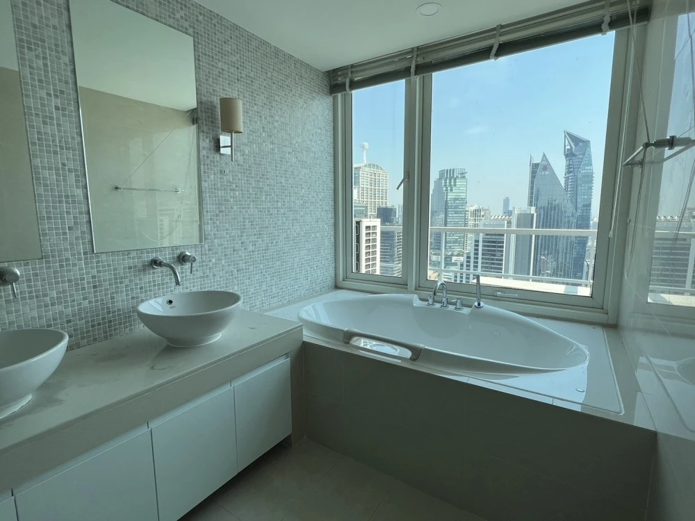 Urgent sale!! Siri Twenty Four house, 33rd floor, 2-storey luxury condo, spacious, fully furnished, ready to move in, hurry up and reserve now!!