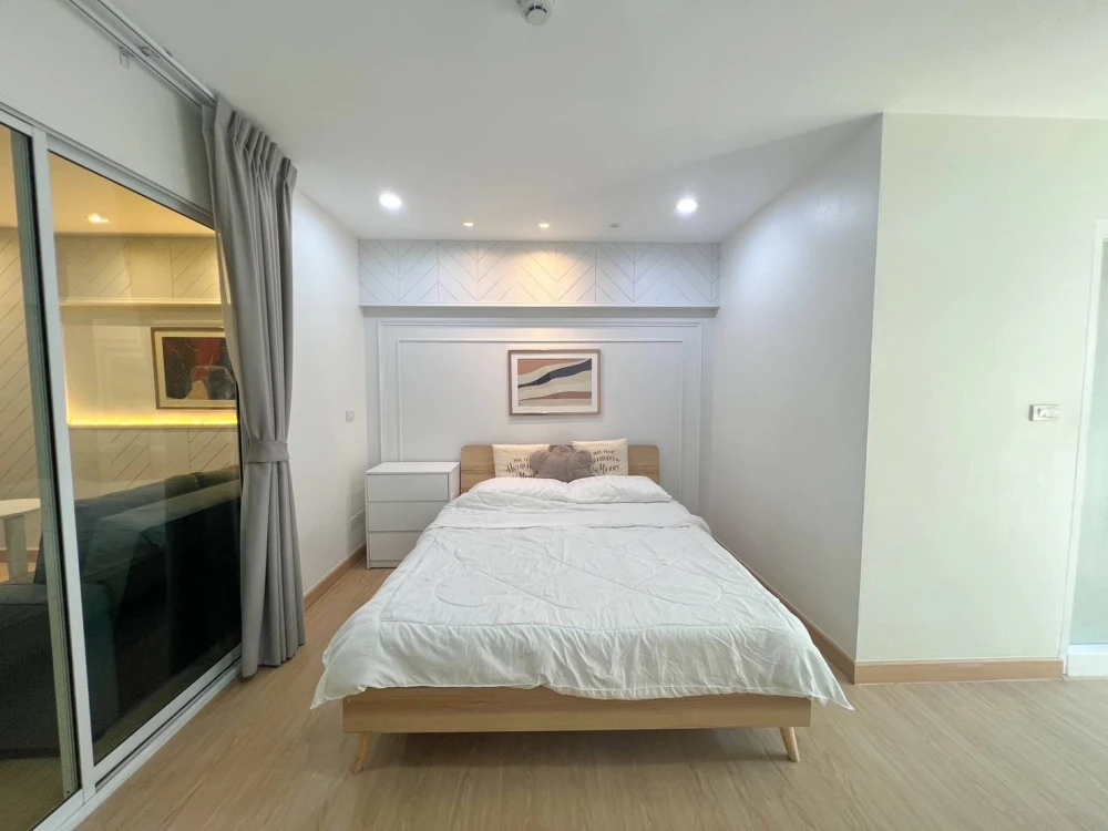 Urgent sale: Prachaya Place Ratchada-Huai Khwang, beautifully decorated room, pleasing white tone, affordable price, buy now.