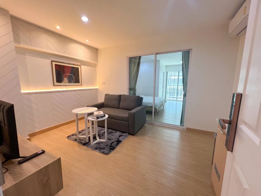 Urgent sale: Prachaya Place Ratchada-Huai Khwang, beautifully decorated room, pleasing white tone, affordable price, buy now.