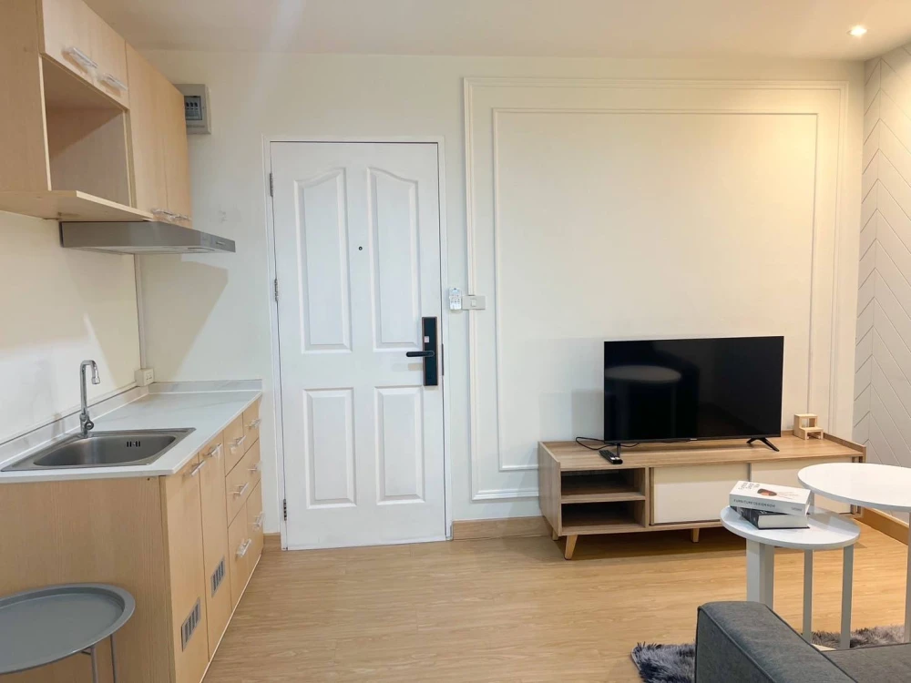 Urgent sale: Prachaya Place Ratchada-Huai Khwang, beautifully decorated room, pleasing white tone, affordable price, buy now.