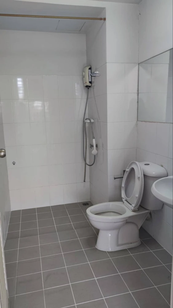 Urgent sale!! Plum Condo Nawamin, 3rd floor, Building C, beautiful room, fully furnished, ready to move in, great price, don't miss it!!
