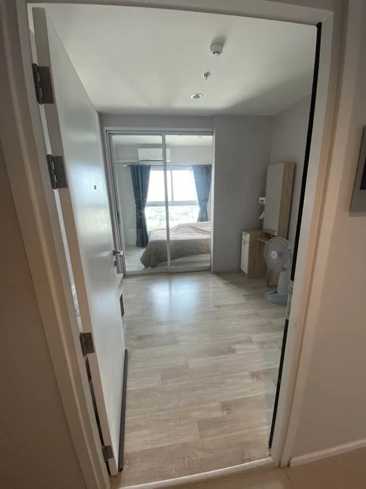 Urgent sale: Plum Condo Ramkhamhaeng Station, 30th floor, high view, comes with facilities, buy now.
