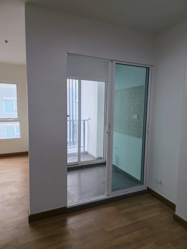 Urgent sale! Regent Home Bangson Phase 27, unfurnished unit on the 17th floor. High floor with stunning views. Perfect for interior decorating enthusi