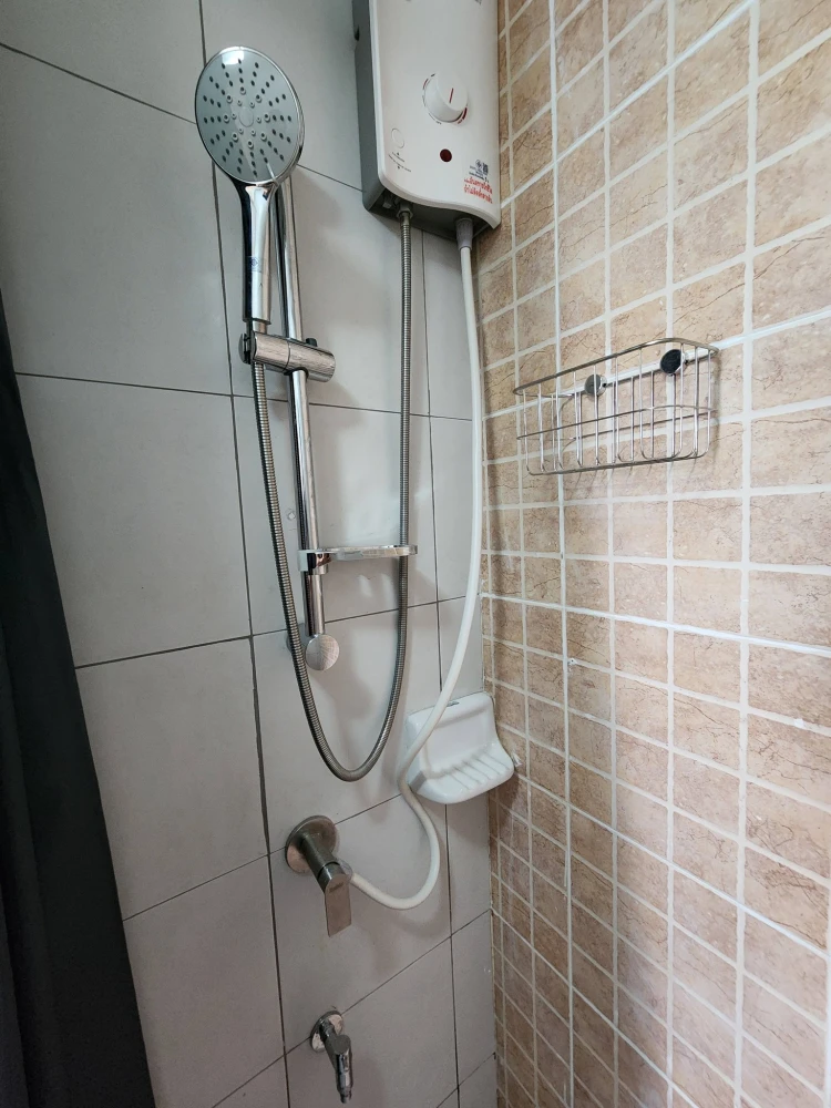 Urgent sale! Lumpini Condo Town Romklao-Suvarnabhumi. Fully furnished and ready to move in. Complete with furniture and appliances. Buy now! Don't mis