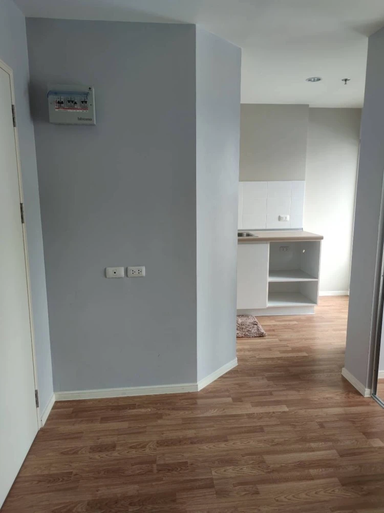 Urgent sale, Lumpini Nawamin Sri Burapha, 8th floor, empty room, those who like to decorate, don't miss out, hurry up and reserve ownership.