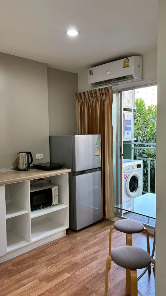 Urgent sale! Lumpini Mix Theparak-Srinakarin, ready-to-move-in unit. Fully furnished with appliances. Just bring your personal belongings and move in!