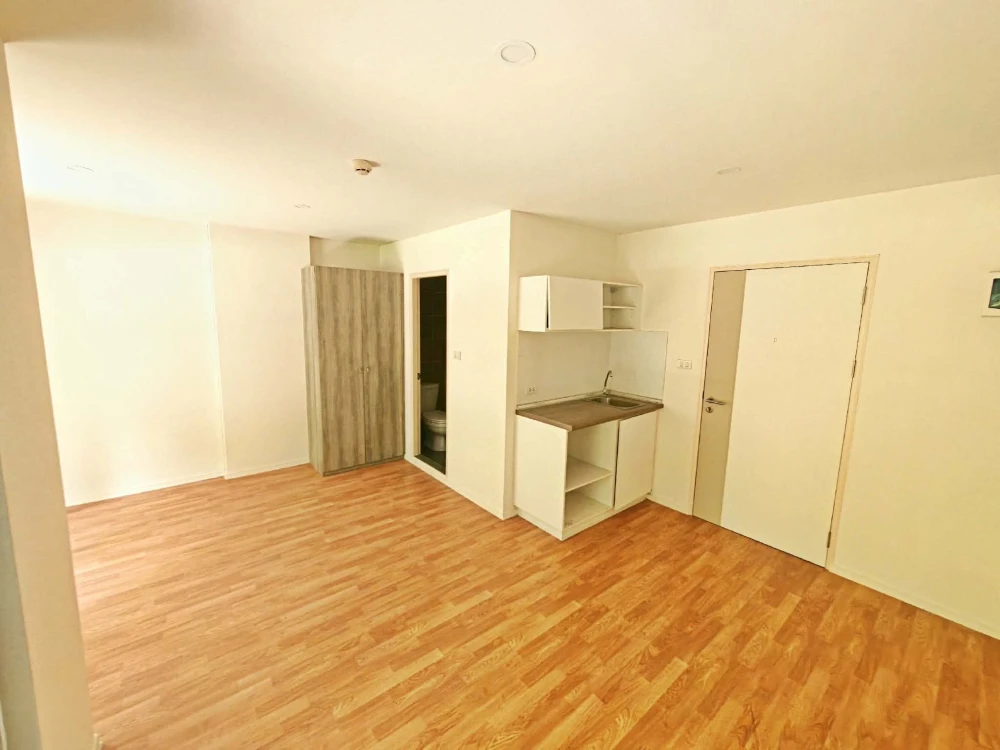 Urgent sale! Lumpini Ville Phra Nangklao-Riverview. Unfurnished unit at an attractive price—if you love interior decorating, this is one you definitel
