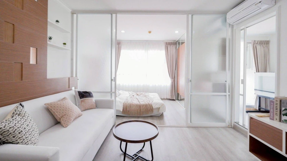 Urgent sale! Lumpini Ville Ramkhamhaeng 26, beautifully decorated unit with complete amenities. Just bring your belongings and move in!