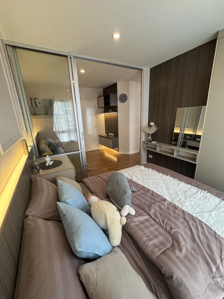 Urgent sale!! V Condo Lat Krabang, 3rd floor, Building B1, nice room, good price, ready to move in, don't miss it!!