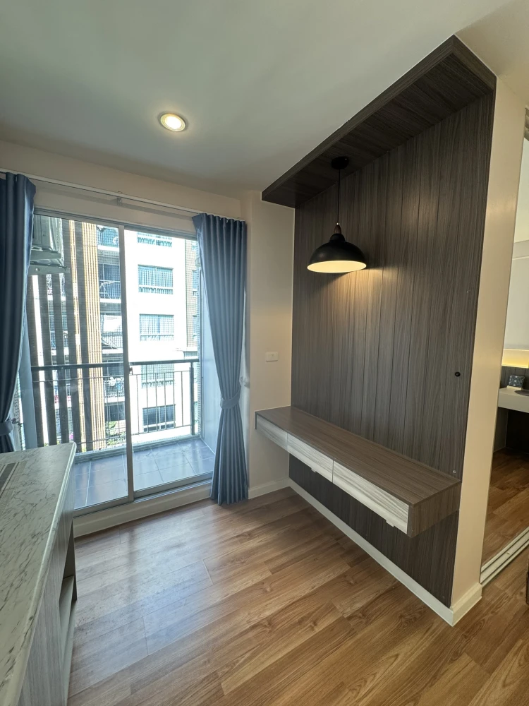 Urgent sale!! V Condo Lat Krabang, 3rd floor, Building B1, nice room, good price, ready to move in, don't miss it!!