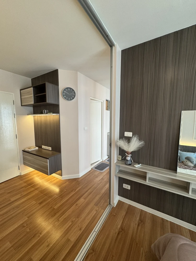 Urgent sale!! V Condo Lat Krabang, 3rd floor, Building B1, nice room, good price, ready to move in, don't miss it!!