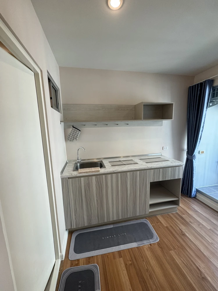 Urgent sale!! V Condo Lat Krabang, 3rd floor, Building B1, nice room, good price, ready to move in, don't miss it!!
