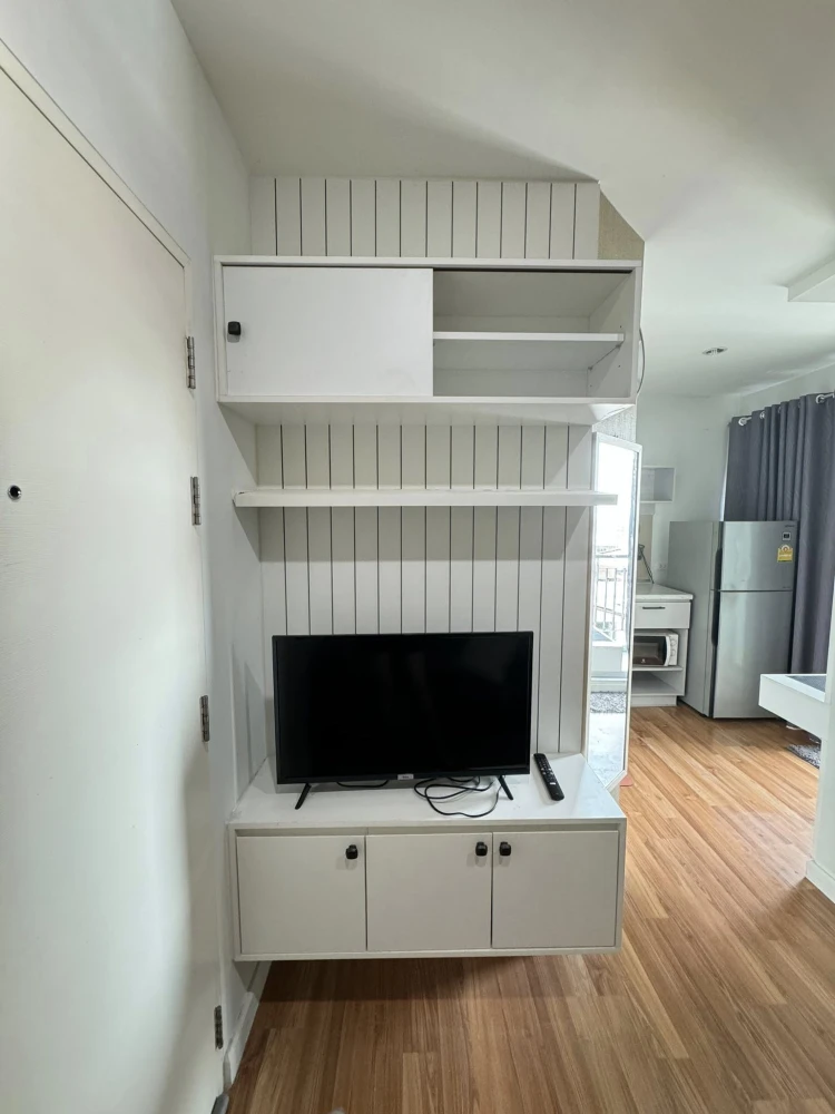 Urgent sale, V Condo Lat Krabang, well-separated rooms, reasonable price, good for living or investing, book now, don't delay.