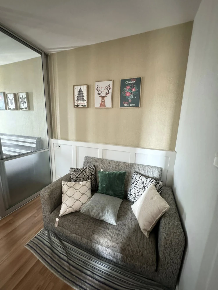 Urgent sale, V Condo Lat Krabang, well-separated rooms, reasonable price, good for living or investing, book now, don't delay.