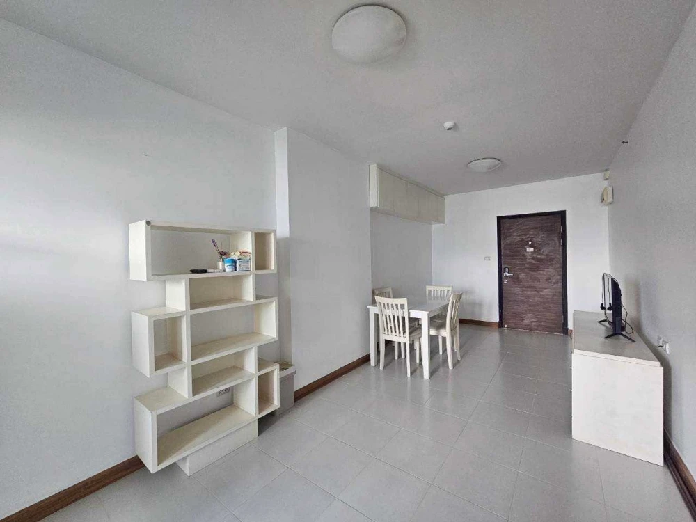 Urgent sale! Supalai Park Ratchayothin. Large, comfortable rooms with ample usable space. Book yours today! Don't miss out!