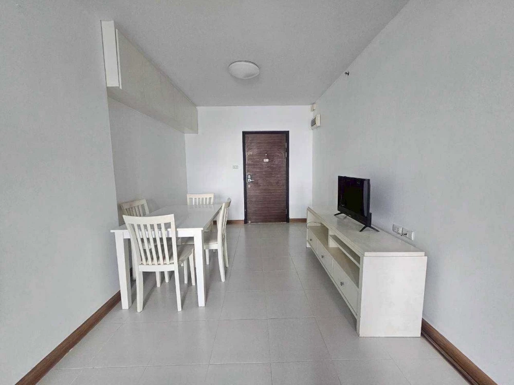 Urgent sale! Supalai Park Ratchayothin. Large, comfortable rooms with ample usable space. Book yours today! Don't miss out!