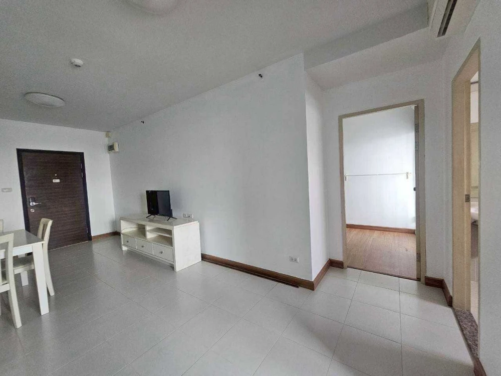 Urgent sale! Supalai Park Ratchayothin. Large, comfortable rooms with ample usable space. Book yours today! Don't miss out!
