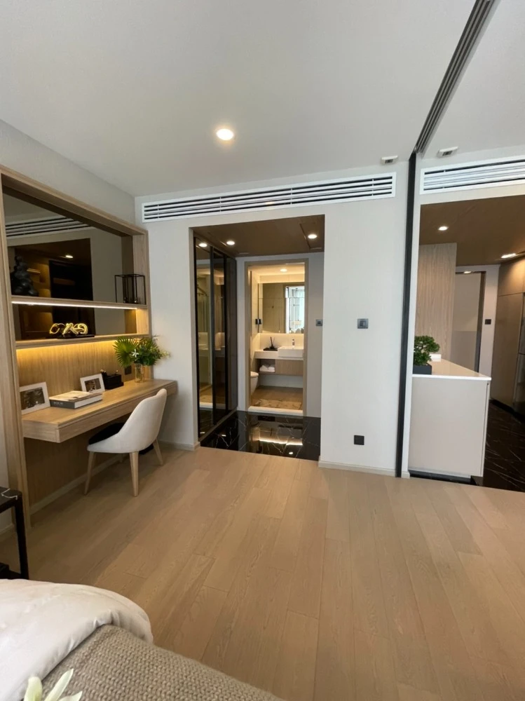 Urgent sale!! Origin Thonglor World, 6th floor, fully furnished, ready to move in immediately, great location, don't miss it!!
