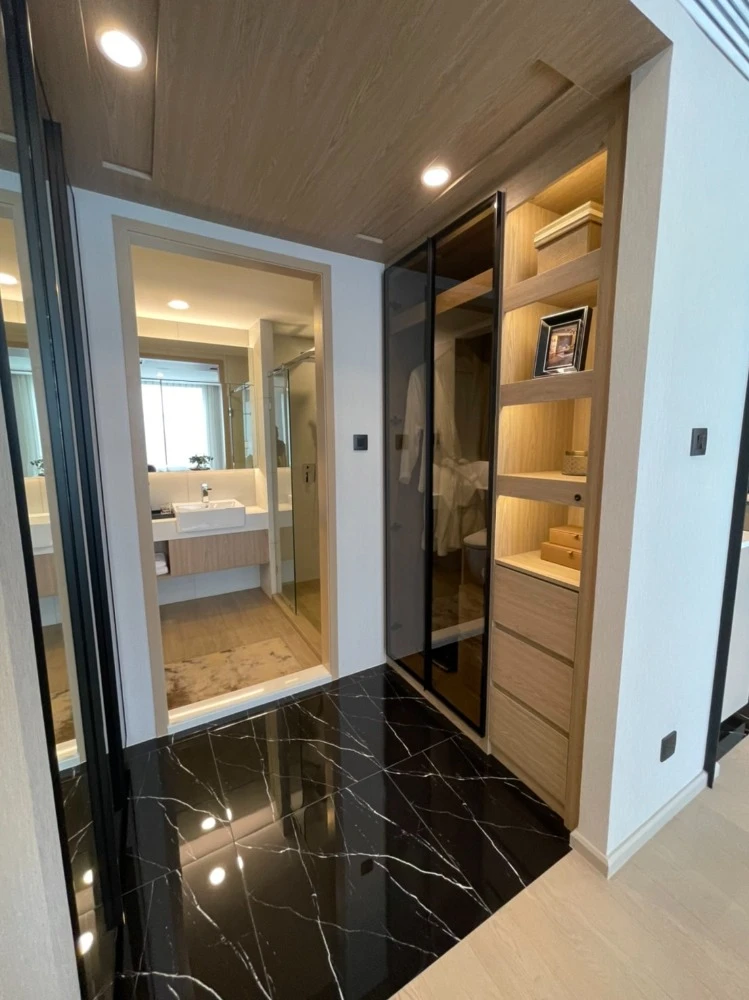 Urgent sale!! Origin Thonglor World, 6th floor, fully furnished, ready to move in immediately, great location, don't miss it!!