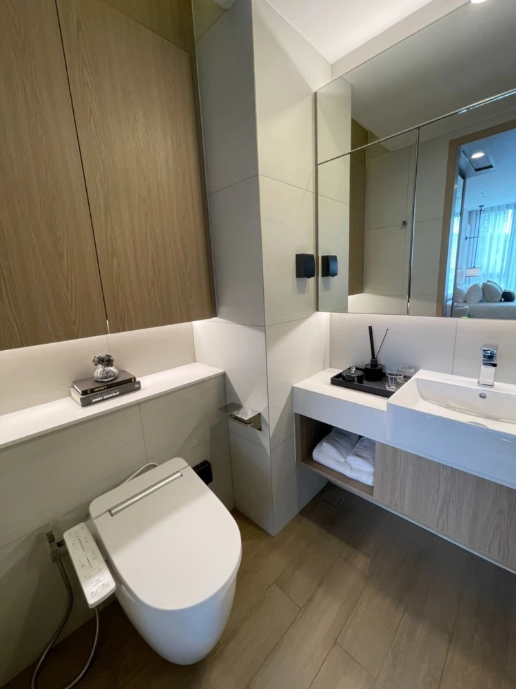 Urgent sale!! Origin Thonglor World, 6th floor, fully furnished, ready to move in immediately, great location, don't miss it!!
