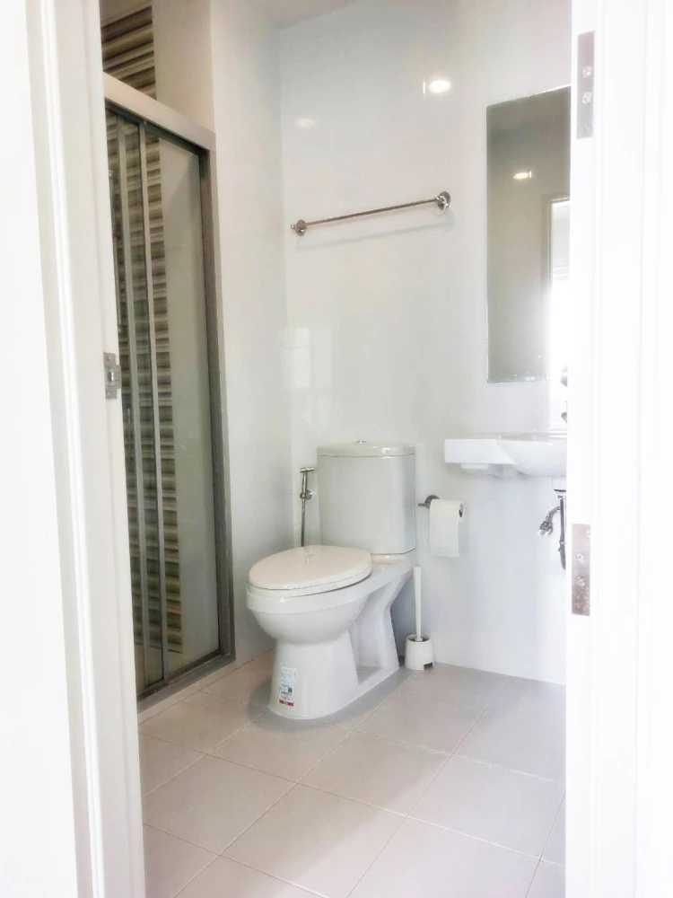 Urgent sale!! Izzy Condo Suksawat, 8th floor, beautiful and very livable, fully furnished, ready to move in. Reserve now!!