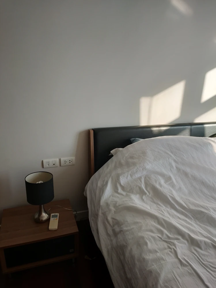 Urgent Sale!! Circle Condominium, 12th Floor, Building B, Beautiful Unit, Super Cozy, Great Price, Don't Miss!!