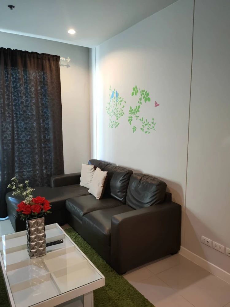 Urgent Sale!! Circle Condominium, 12th Floor, Building B, Beautiful Unit, Super Cozy, Great Price, Don't Miss!!